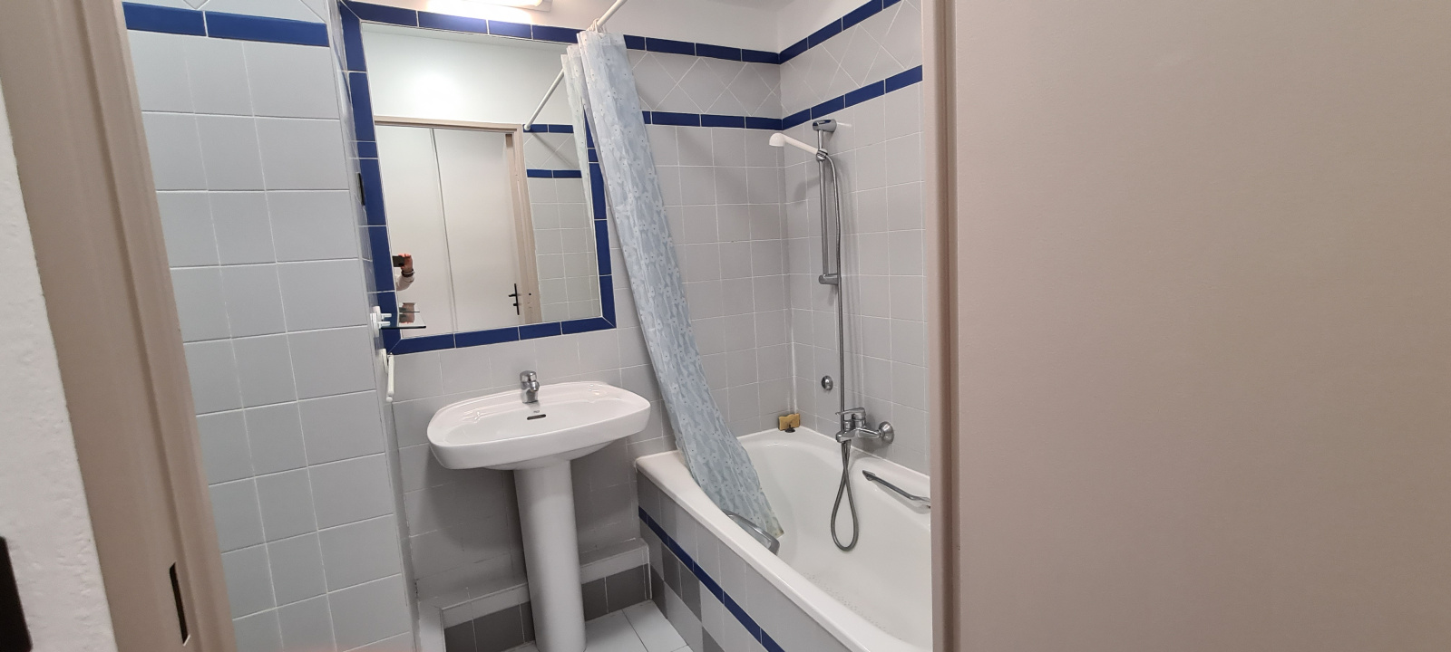 Image_, Studio, Beausoleil, ref :L748