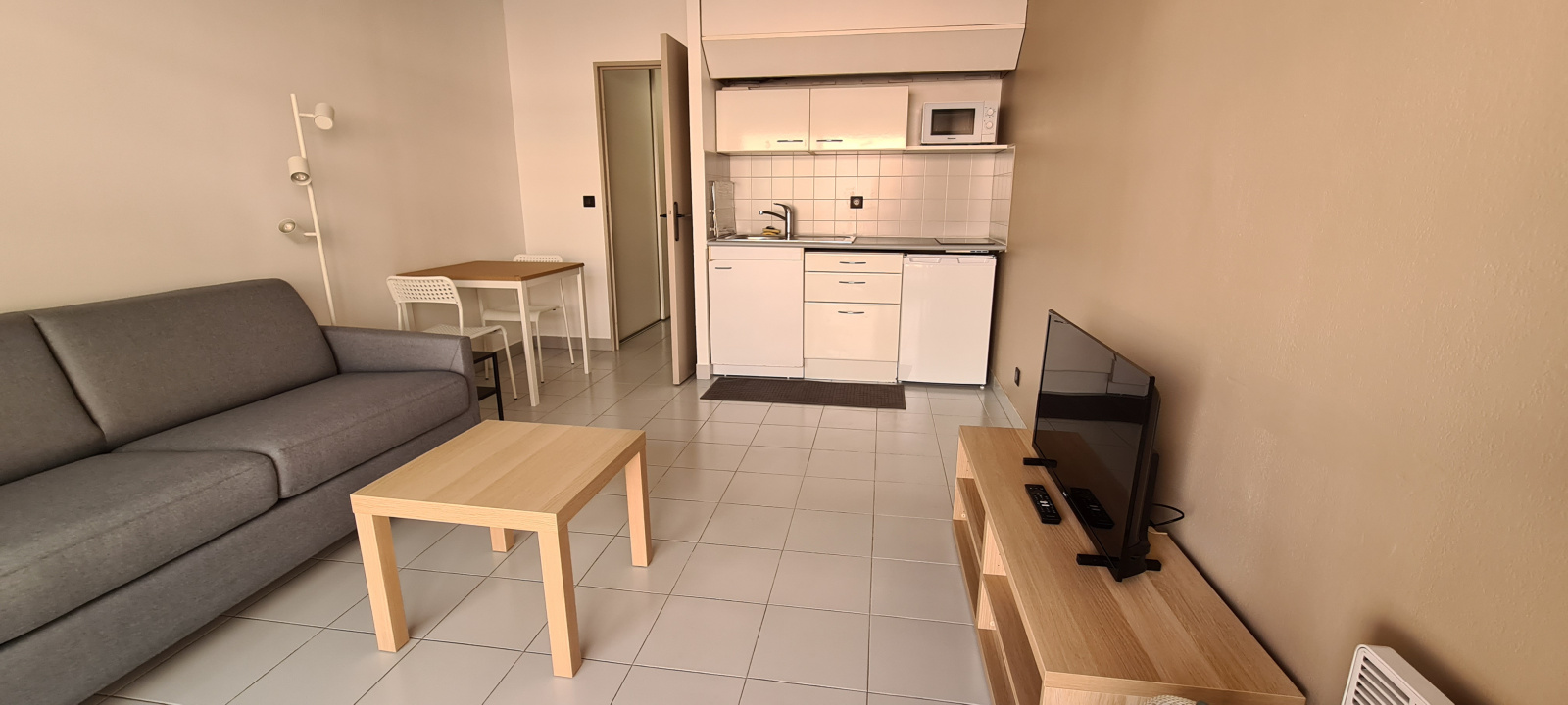 Image_, Studio, Beausoleil, ref :L748